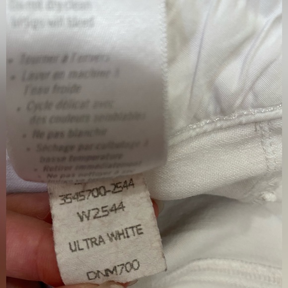 PAIGE Ultra White Skinny Jean - Picture 9 of 10